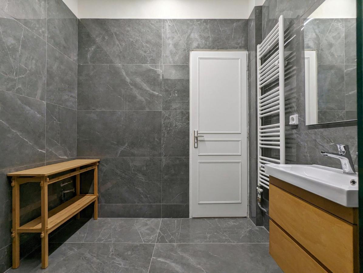 Victroria Grand Palace Apartment Atene Esterno foto