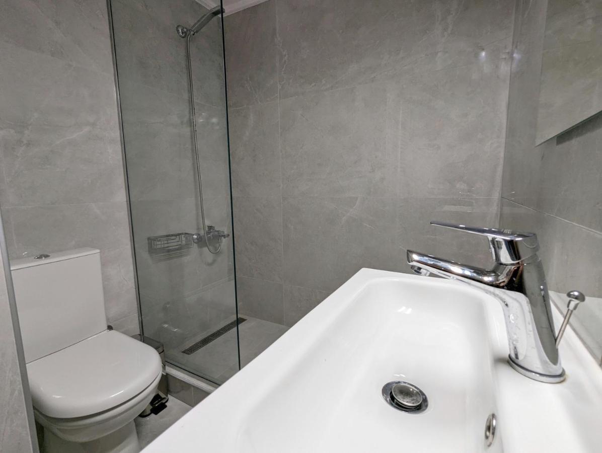 Victroria Grand Palace Apartment Atene Esterno foto