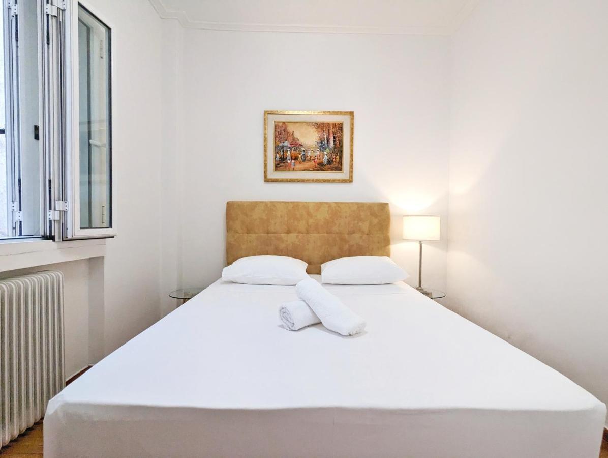 Victroria Grand Palace Apartment Atene Esterno foto