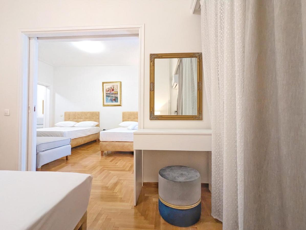 Victroria Grand Palace Apartment Atene Esterno foto