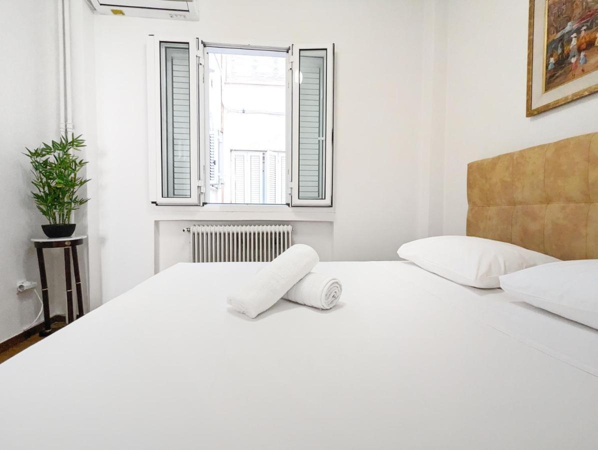 Victroria Grand Palace Apartment Atene Esterno foto